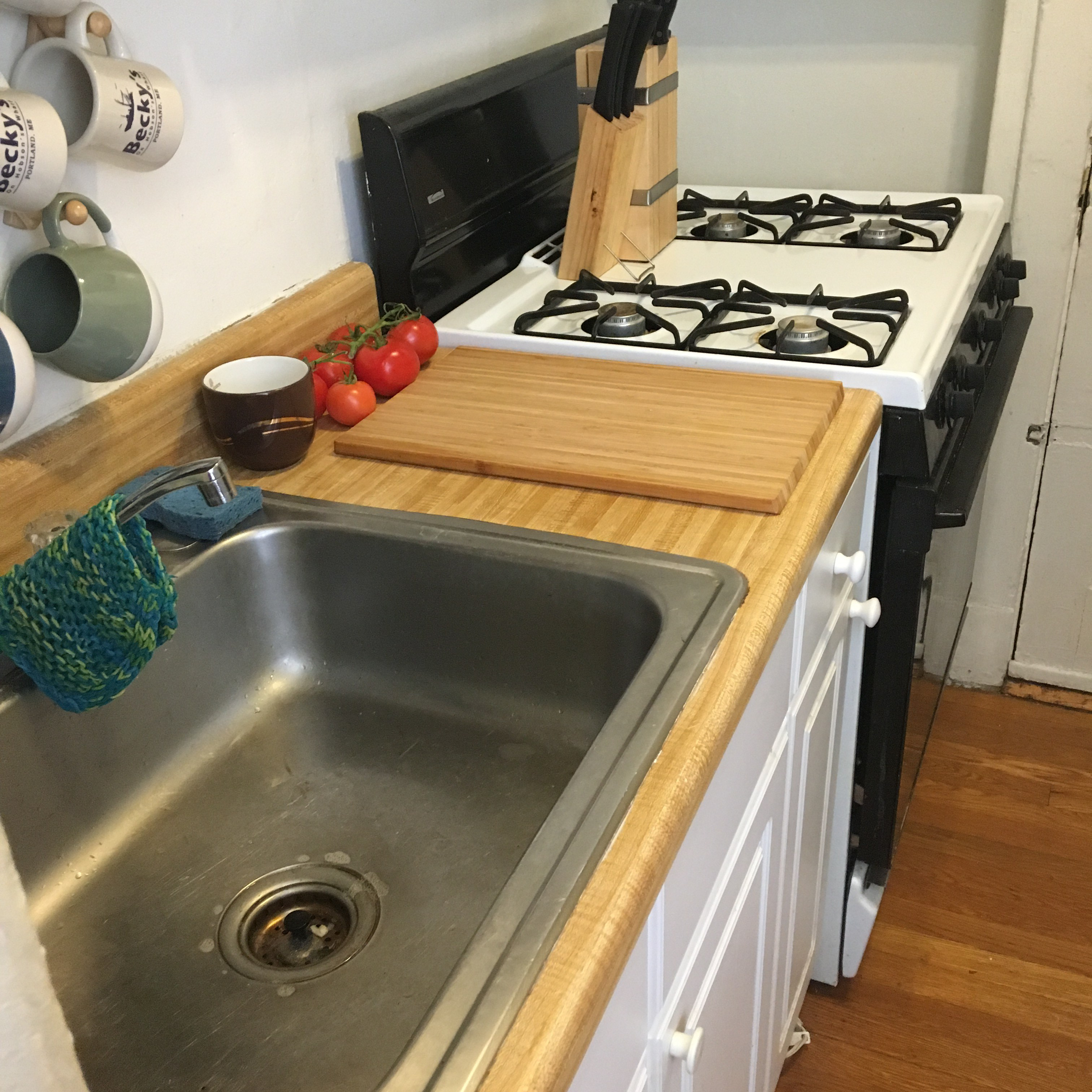 clean stove, empty sink